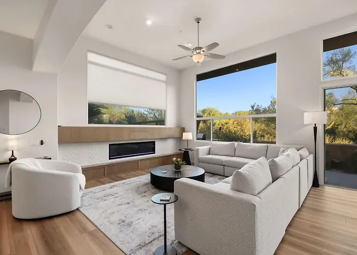 Dom wakacyjny White Feather 3br Retreat Pool & View Scottsdale