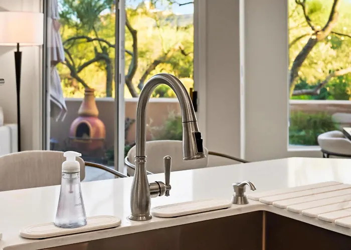 Dom wakacyjny White Feather 3br Retreat Pool & View Scottsdale