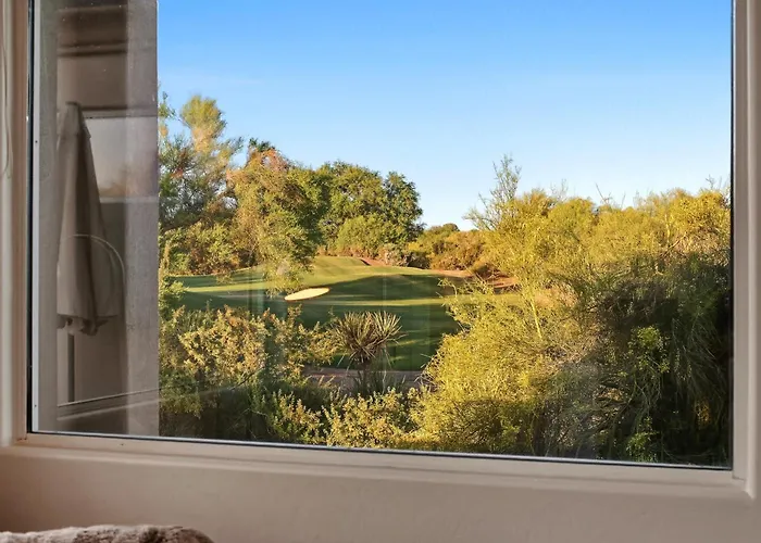Dom wakacyjny White Feather 3br Retreat Pool & View *