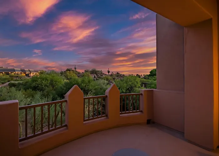 Dom wakacyjny White Feather 3br Retreat Pool & View Scottsdale
