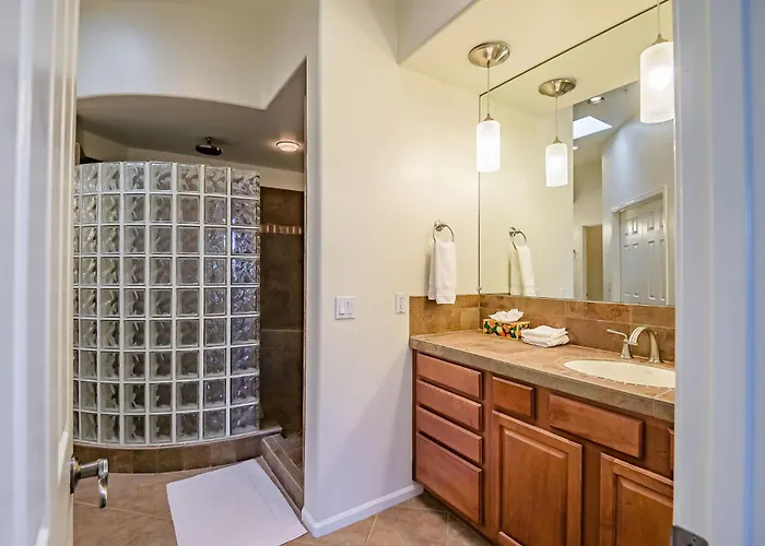 White Feather 3br Retreat Pool & View Dom wakacyjny *