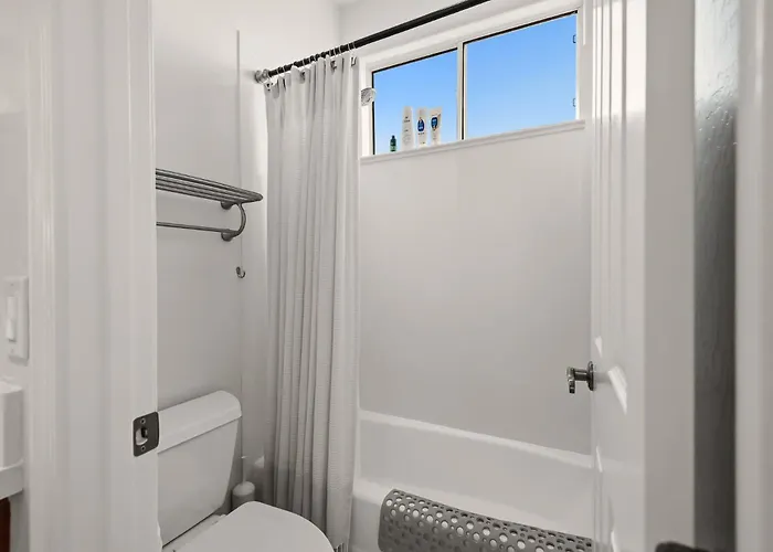 White Feather 3br Retreat Pool & View Dom wakacyjny *